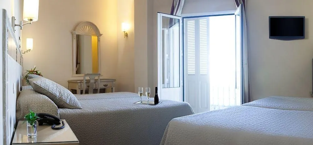 Apartamentos Plaza Cavana 5 Nerja Hotel