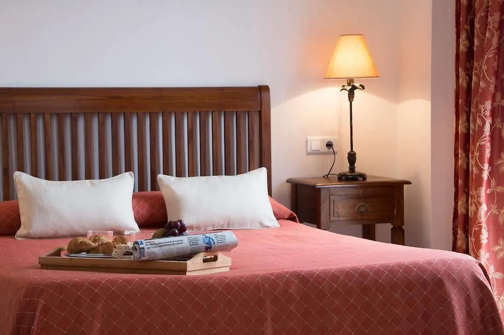Hotel Apartamentos Plaza Cavana 5 Nerja Hiszpania