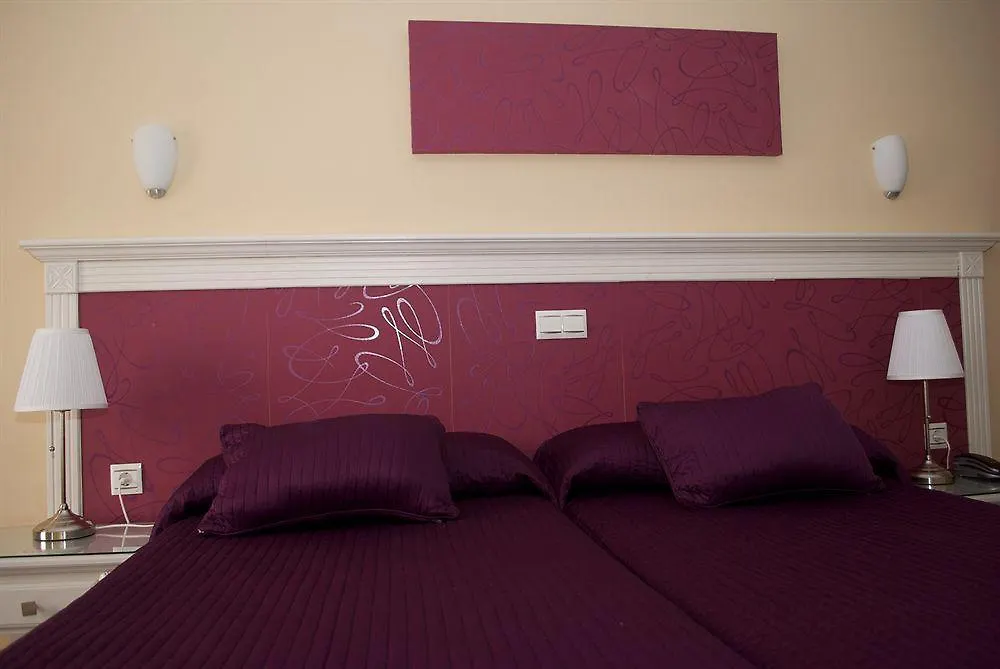 Apartamentos Plaza Cavana 5 Nerja Spanje