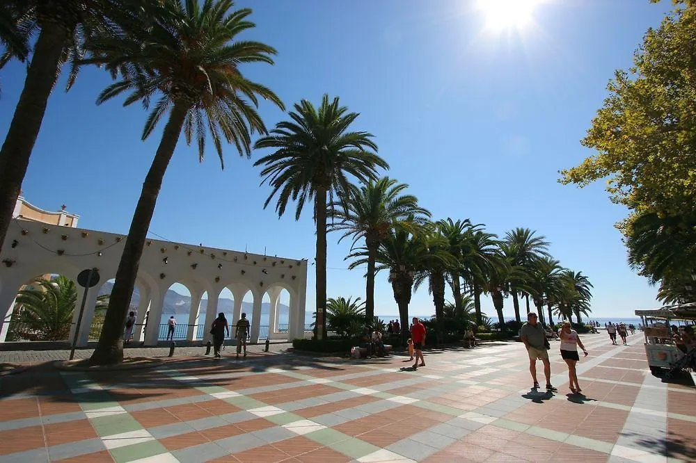 Hotel Apartamentos Plaza Cavana 5 Nerja