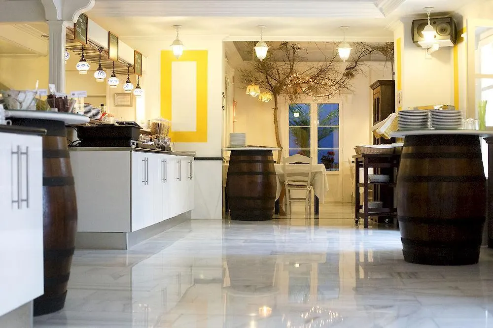 Hotel Apartamentos Plaza Cavana 5 Nerja Spanje