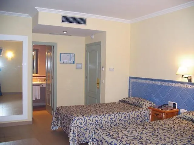 Hotel Apartamentos Plaza Cavana 5 Nerja